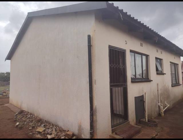 2 BEDROOM HOUSE FOR SALE IN VOSLOORUS EXT